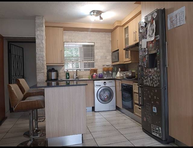 3 BEDROOM APARTMENT FOR SALE IN VORNA VALLEY